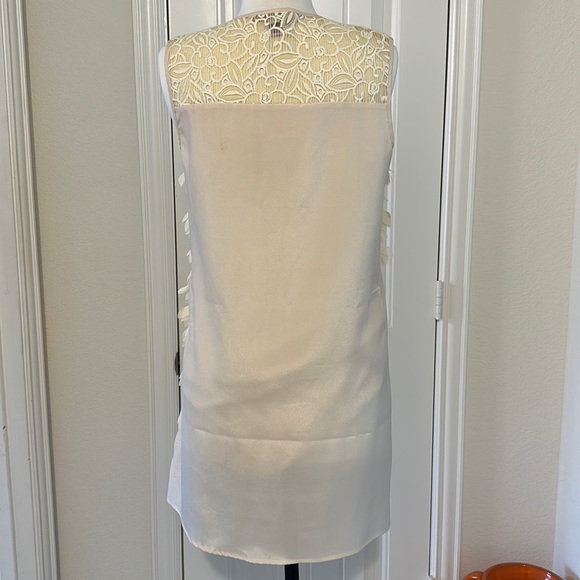 Cream Colored Flower Front Dress - Picture 5 of 12